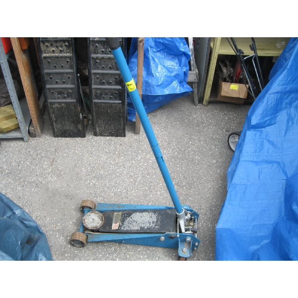 HYDRAULIC FLOORJACK