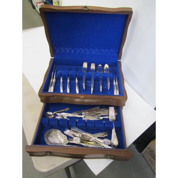 CASED CUTLERY SET