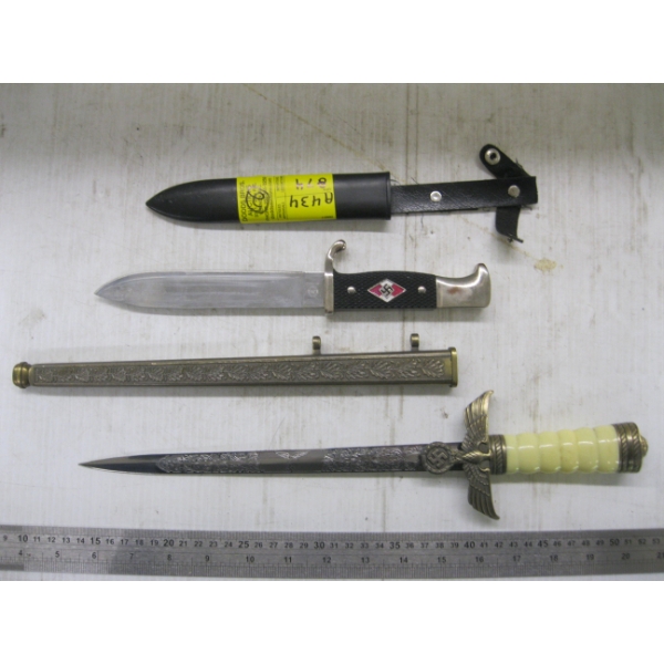 2 DAGGER TYPE KNIVES