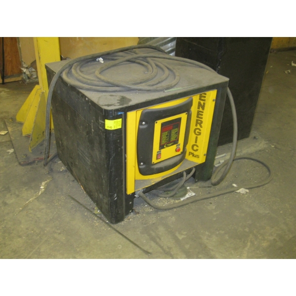 INERGIC PLUS BATTERY CHARGER