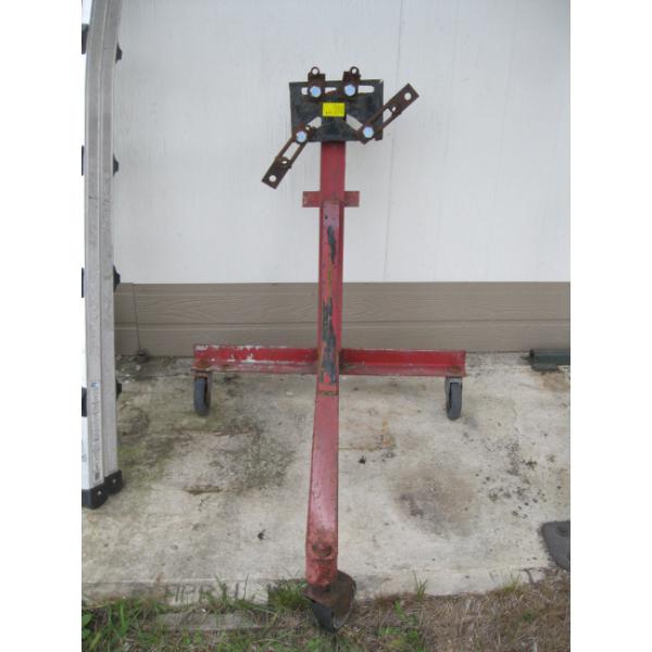 ENGINE STAND ON CASTORS