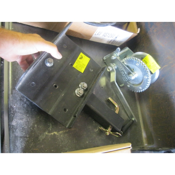 HAND WINCH & A SLIDE IN WINCH PLATE