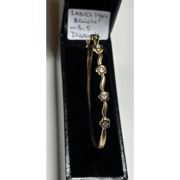 LADIES 14KT BRACELET W/5 DIAMONDS