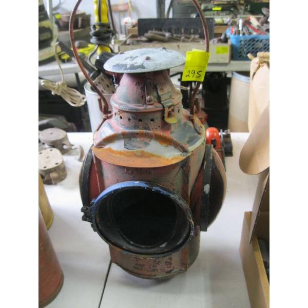 RAILWAY LANTERN - MISSING 1 LENS