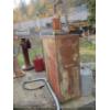 Image 2 : IMPERIAL OIL LTD. LUBRICATING TANK W/PUMP