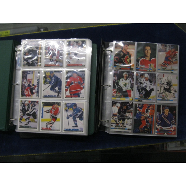 2 BINDERS OF HOCKEY CARDS