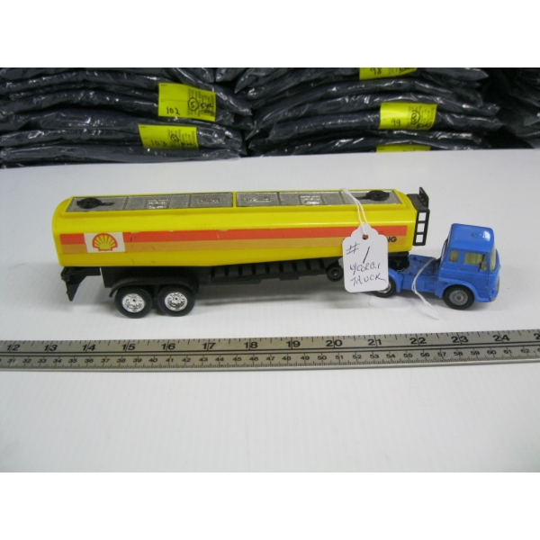 CORGI BEDFORD TRACTOR W/SHELL TANKER