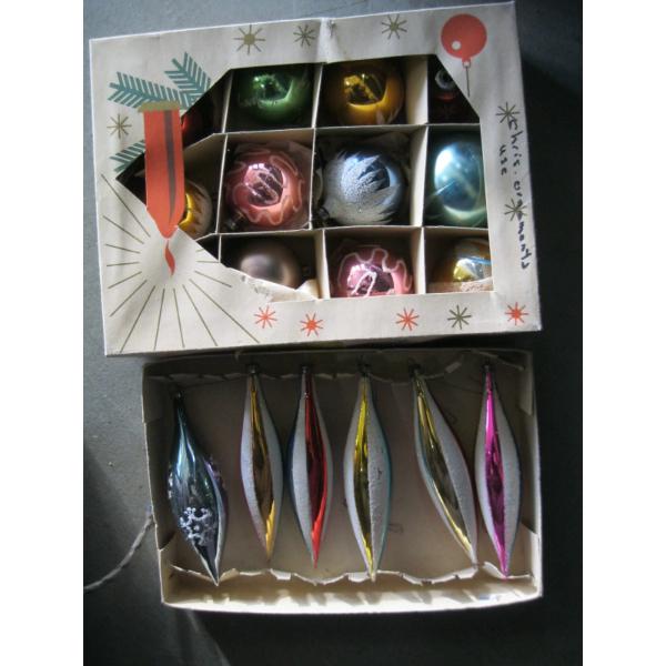 VINTAGE CHRISTMAS TREE BULBS