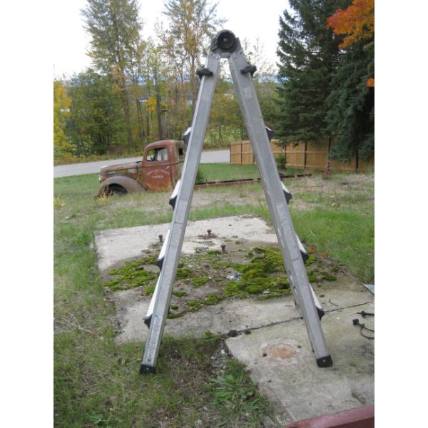 ADJUSTABLE ALUMINUM LADDER - STEP OR SCAFFOLD