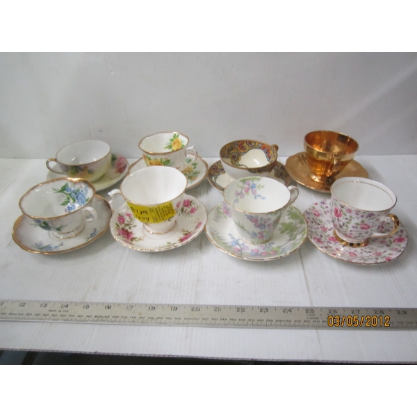 8 TEACUPS/SAUCERS