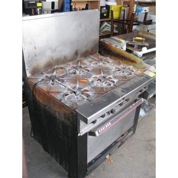 GARLAND 6 BURNER STOVE W/OVEN - GAS