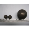Image 2 : ANTIQUE CANNONBALLS