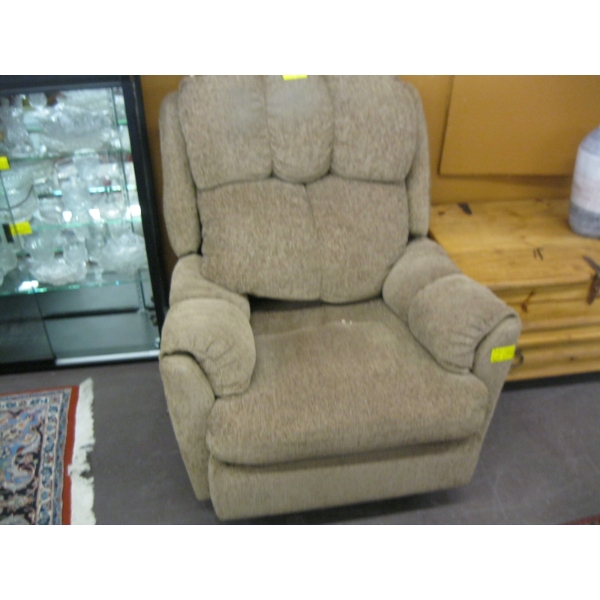 BROWN RECLINING CHAIR