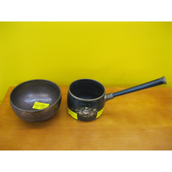 DOUBLE DORRY SINGING BOWL BRASS ETCHED DESIGN & A VINTAGE TOLE PAINT POT W/HANDLE