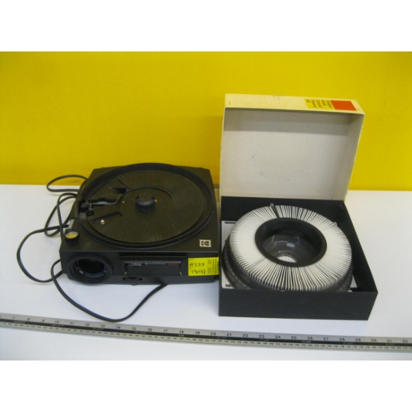 KODAK CAROUSEL SLIDE PROJECTOR