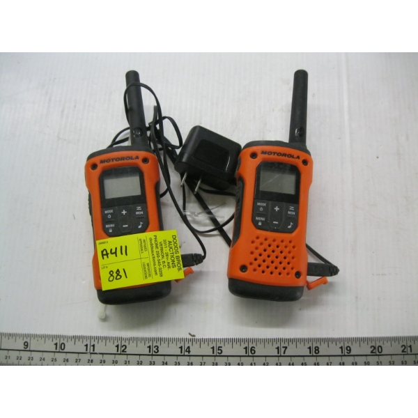 PAIR OF MOTOROLA HANDHELD RADIOS