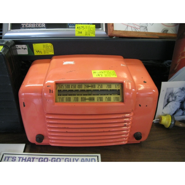 PINK BAKELITE RADIO