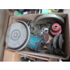 Image 4 : MAKITA HEAVY DUTY ANGLE GRINDER W/ASST. ACCESSORIES