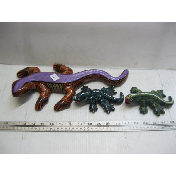 3 GECKO FIGURINES