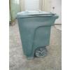 Image 2 : GREEN GARBAGE CAN (CRACKED)