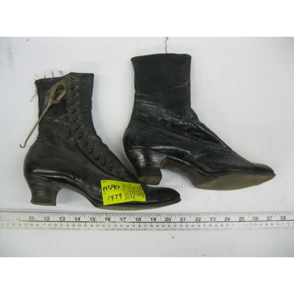 PAIR OF VINTAGE LADIES BOOTS