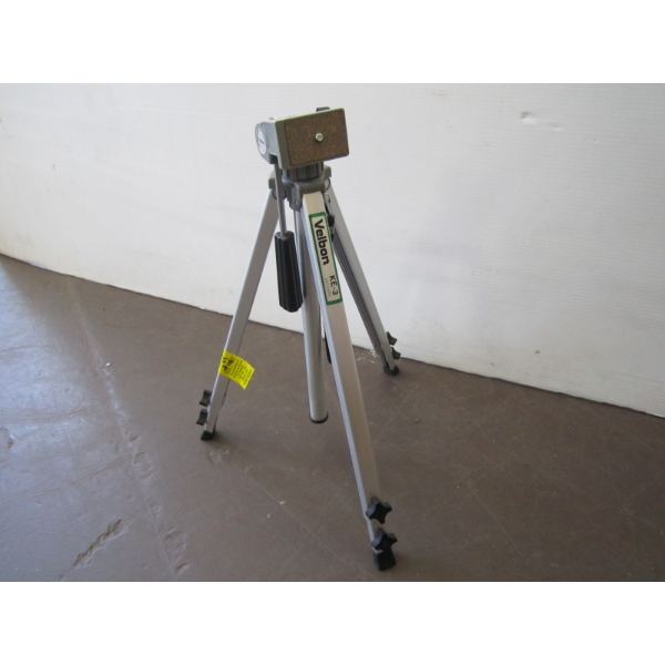SILVER CAMERA TRIPOD