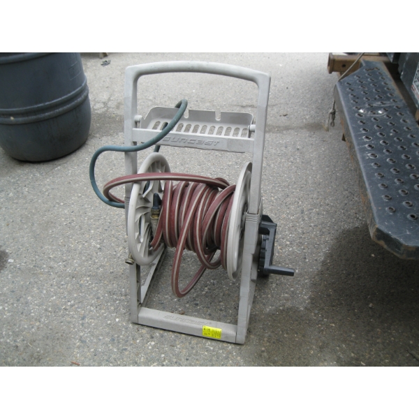 GARDEN HOSE REEL W/HOSE