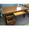 Image 2 : WOODEN DESK W/KEY