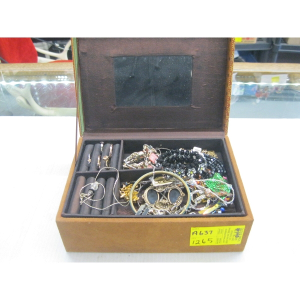 JEWELLERY BOX & CONTENTS