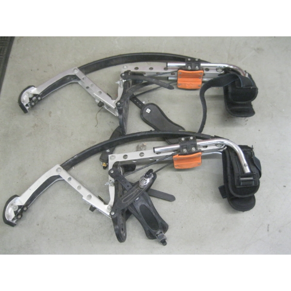 PAIR OF DRYWALL STILTS