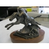 Image 2 : HARVARD FAIRBANKS 1963 THE CHARGER BRONZE STATUE