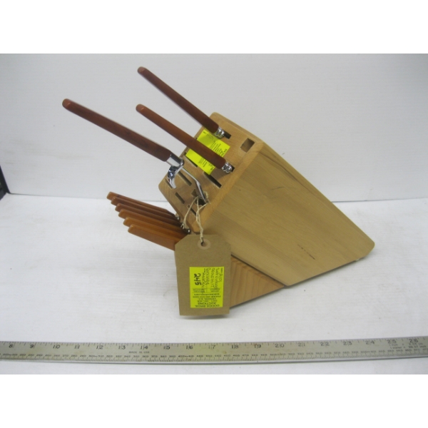 KNIFE BLOCK W/VINTAGE KNIVES