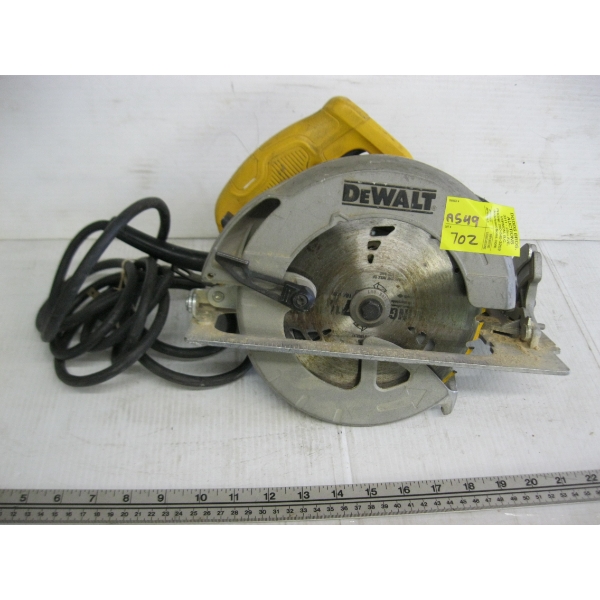 DEWALT CIRCULAR SAW