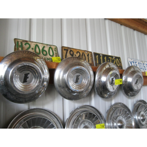 SET OF 4 FORD HUBCAPS