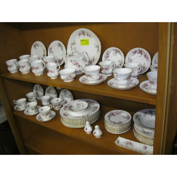 LG. SET OF ROYAL ALBERT LAVENDER ROSE CHINA, INCL. TEACUPS & SAUCERS