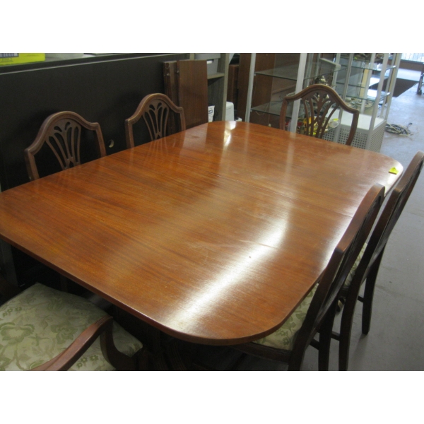 ANTIQUE MAHOGANY DUNCAN PHYFE STYLE DINING TABLE W/6 CHAIRS & 3 LEAVES