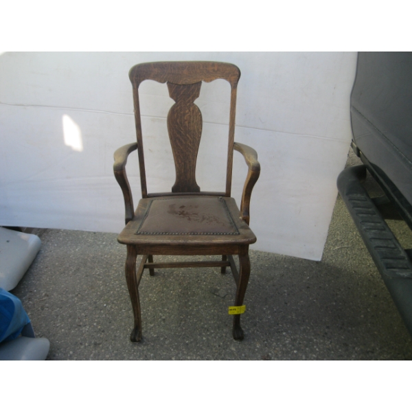 ANTIQUE OAK ARMCHAIR