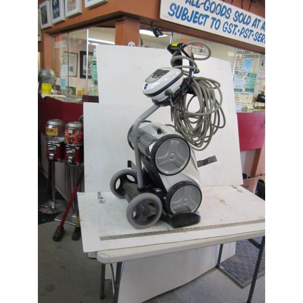POLARIS AQUA LINK POOL CLEANER ON STAND
