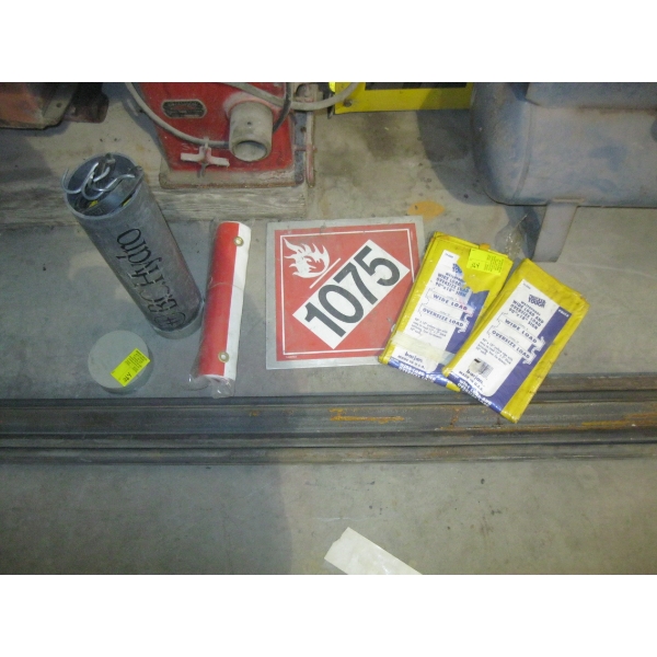 LOT OF 'WIDE LOAD', 'OVERSIZE LOAD' SIGNS