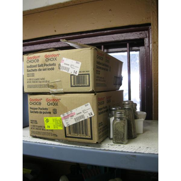 BOX OF SALT & BOX OF PEPPER PACKETS