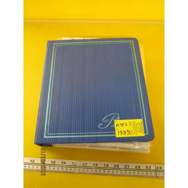 BINDER OF HOCKEY CARDS