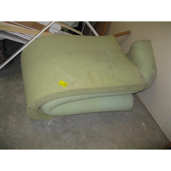 PIECE OF HEAVY DENSE FOAM - APPROX. KING SIZE