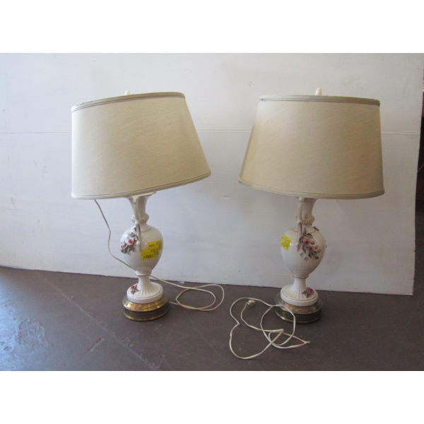 2 FLORAL BASED CERAMIC TABLE LAMPS