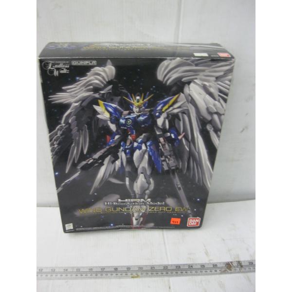 BANDAI WING GUNDAM ZERO MODEL