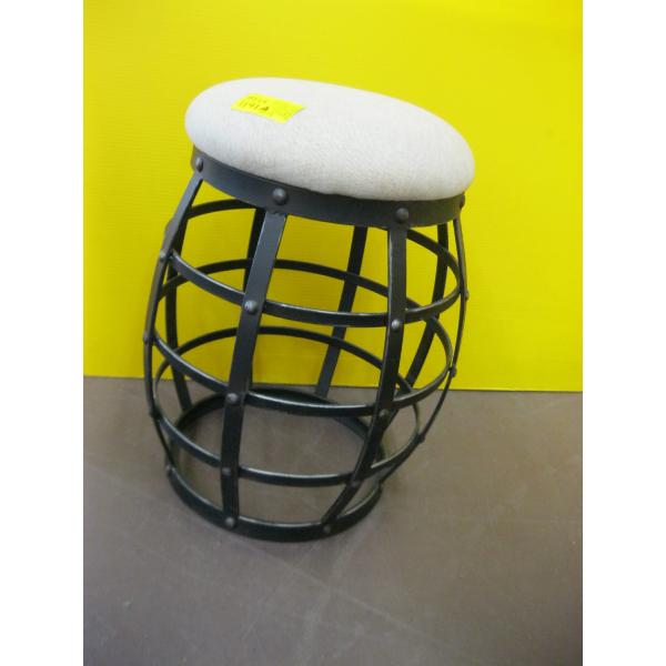 METAL BASED PADDED STOOL