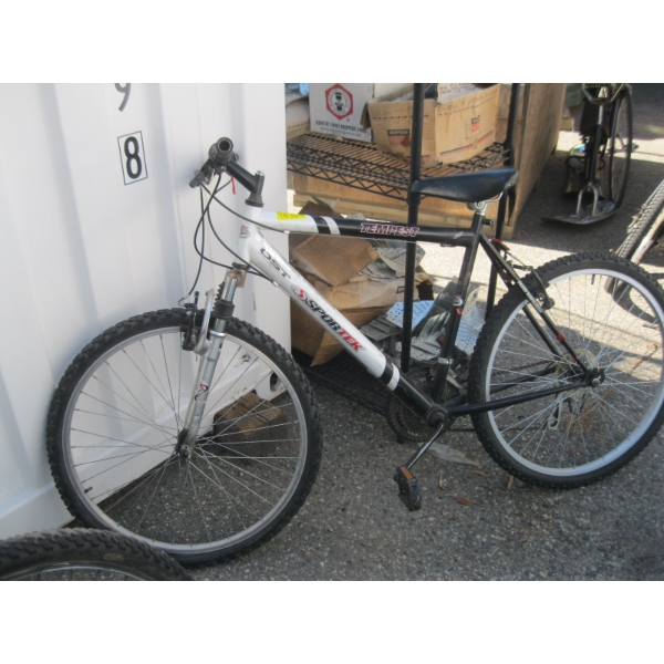 SPORT TECH TEMPEST MOUNTAIN BIKE