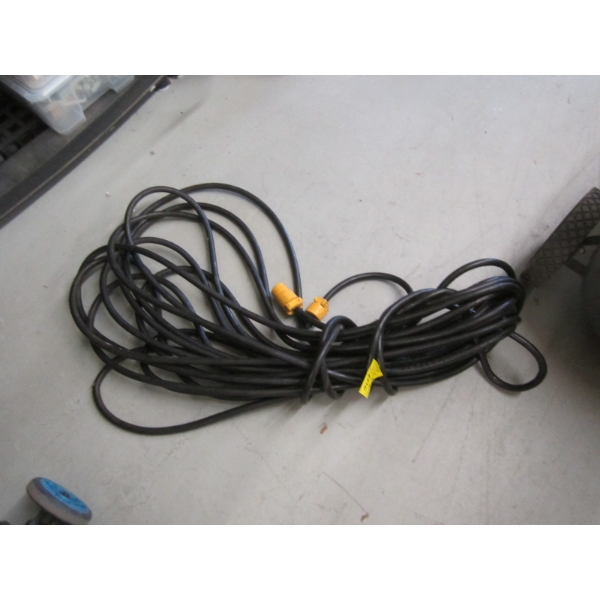 BLACK EXTENSION CORD