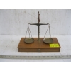 Image 1 : BALANCE SCALE W/WEIGHTS IN DRAWER