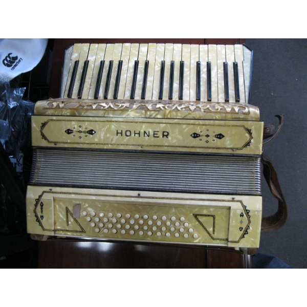 HONER ACCORDIAN IN CASE