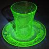 Image 13 : URANIUM GLASS CUP & PLATE - DEPRESSION GREEN GLASS GLOWS - GEIGER TESTED